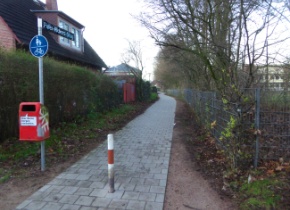 Der Peter-Rickers-Stieg in Stellingen. Am 1.9.2017 benannt und Anfang Dezember am Ende zur Gutenbergstr. mit einem Straßenschild versehen.